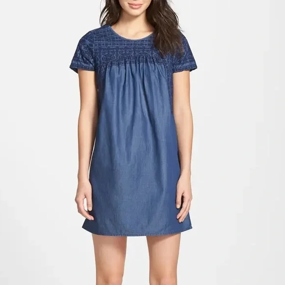 green emerald velvet dress Dolly Scallop Trim Shift Dress Small / Chambray